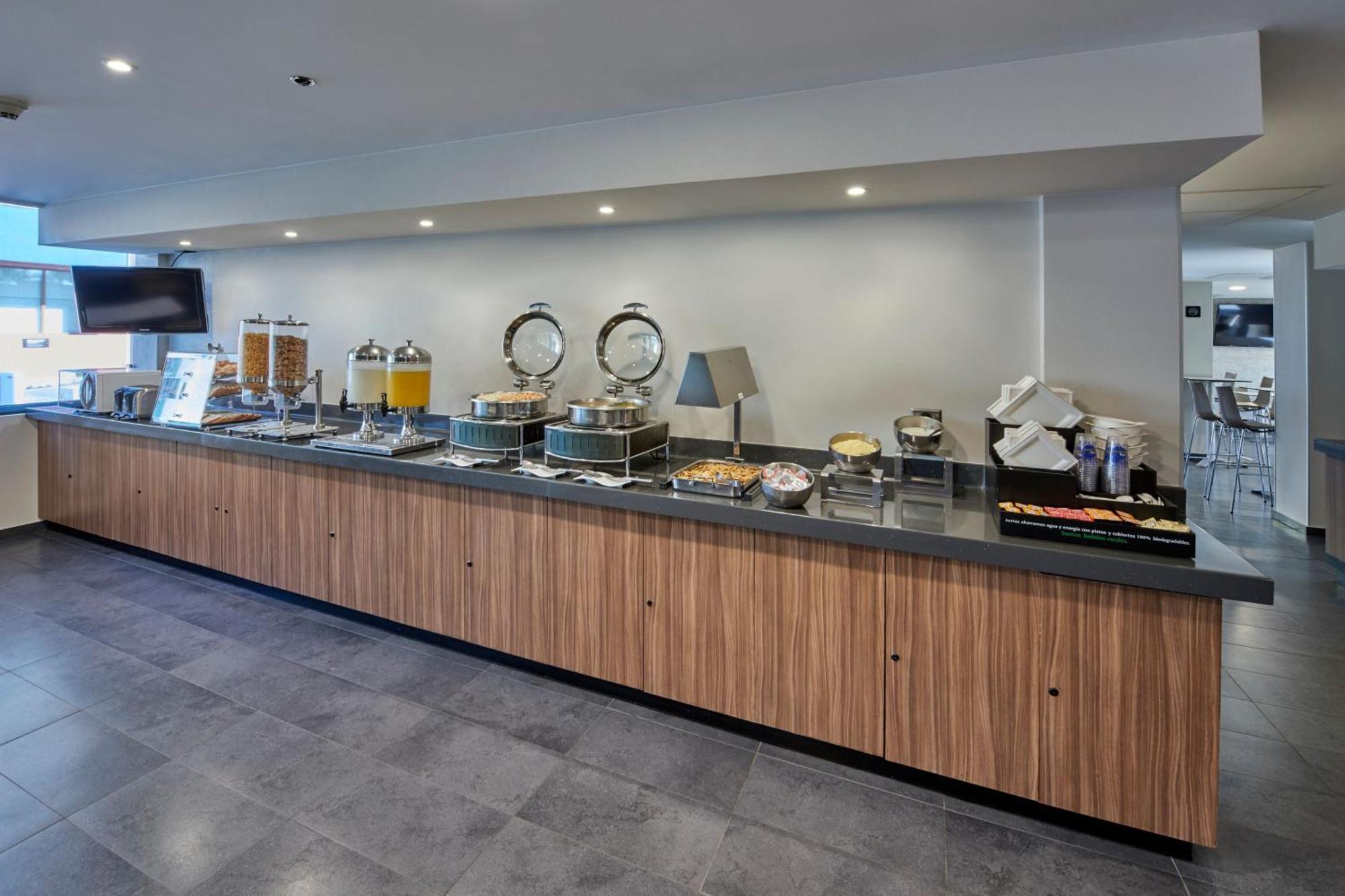 Hotel Express By Marriott Monterrey Santa Catarina