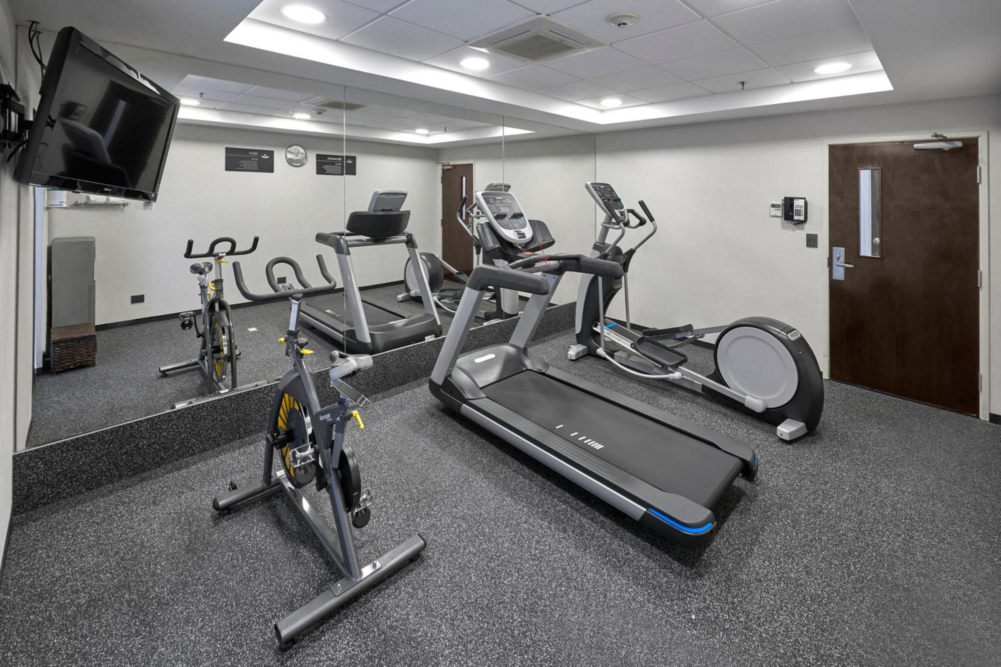 Hotel Express By Marriott Monterrey Santa Catarina