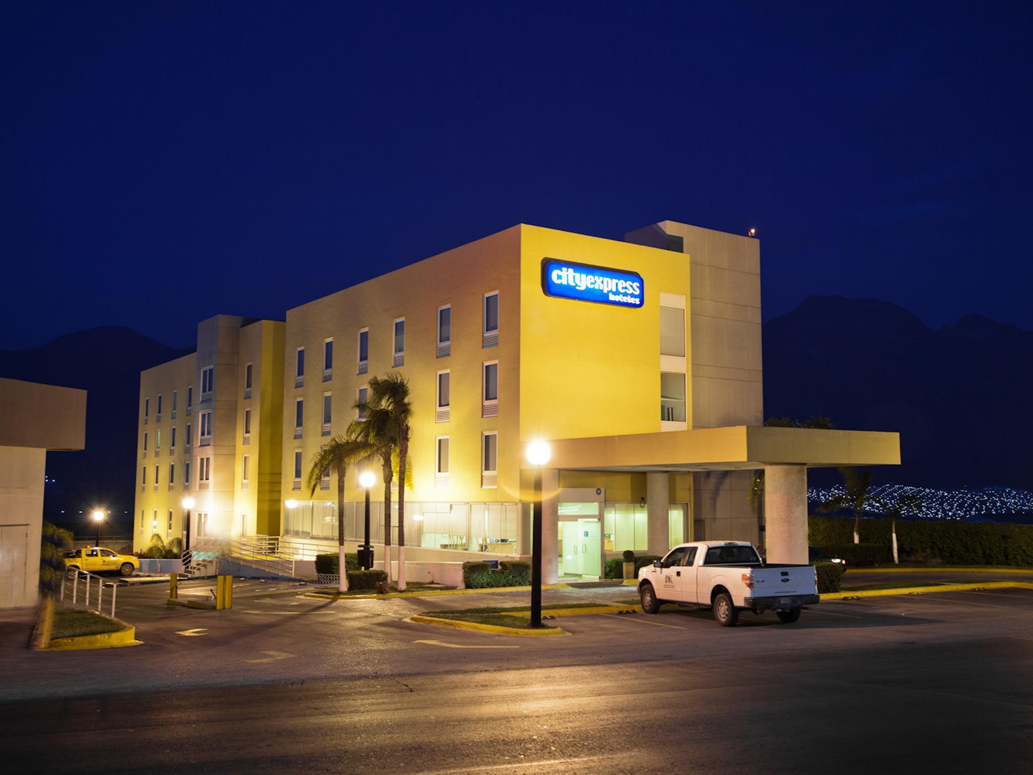 Hotel Express By Marriott Monterrey Santa Catarina 4*