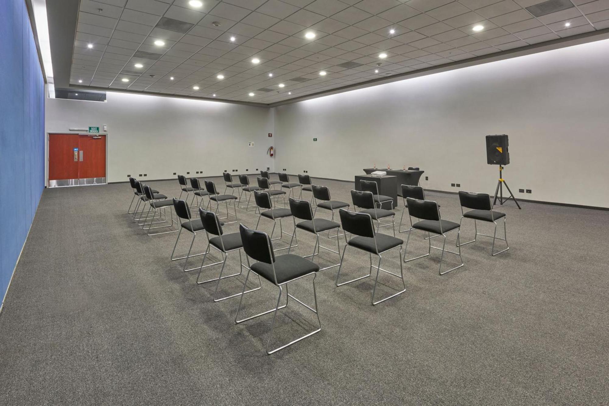 Hotel Express By Marriott Monterrey Santa Catarina 4*