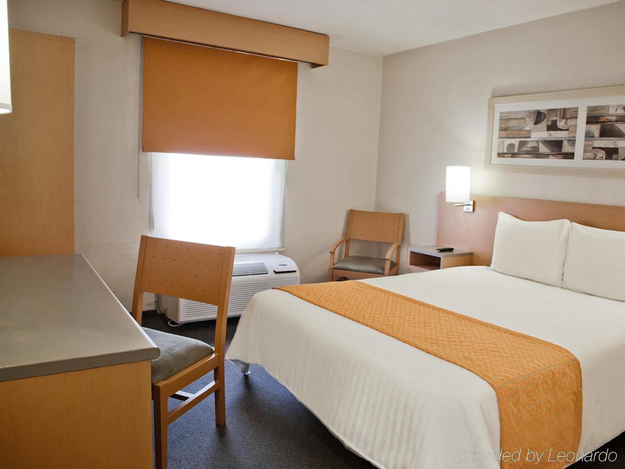 Hotel Express By Marriott Monterrey Santa Catarina
