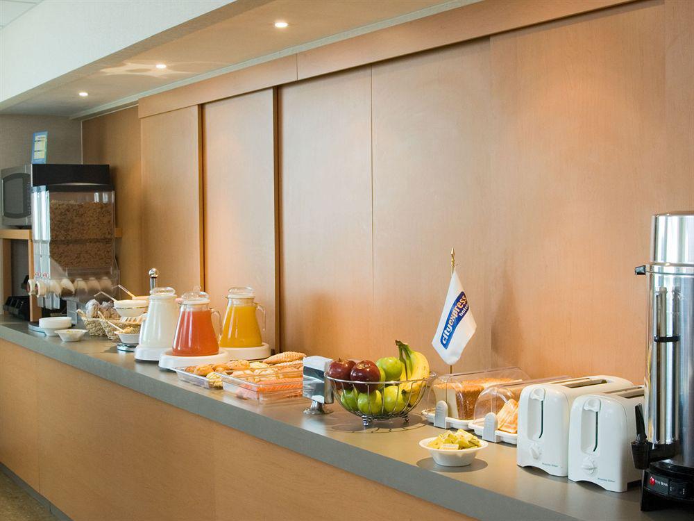 Express By Marriott Monterrey Santa Catarina Hotel 4*